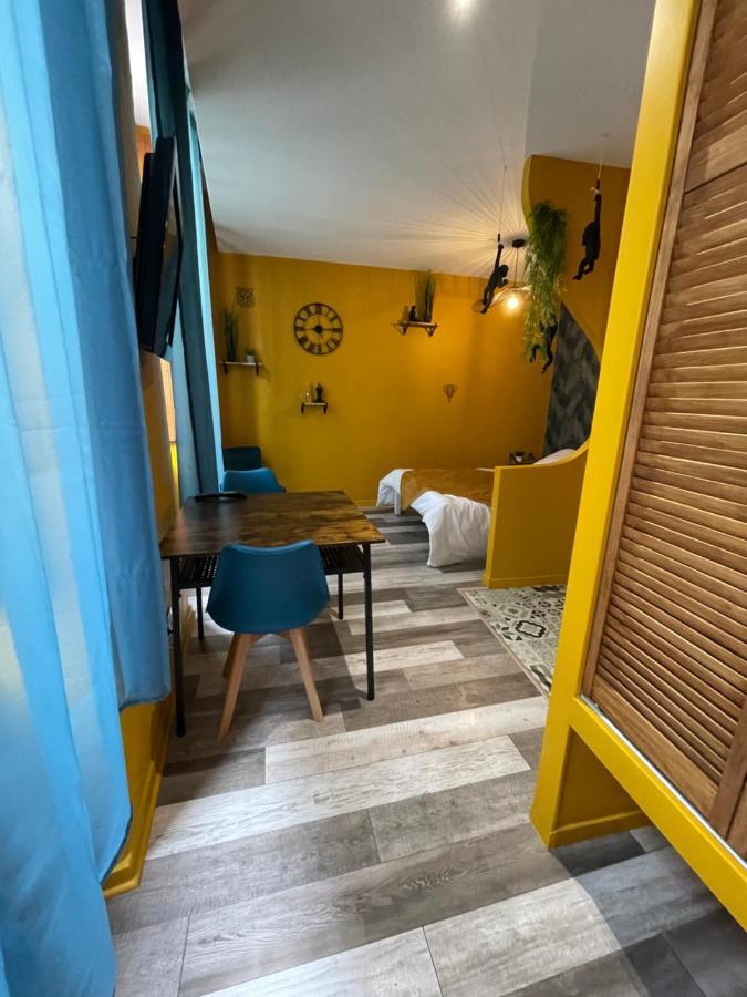 Jungle Room โรม็อง-ซูร์-อีแซร์ ภายนอก รูปภาพ