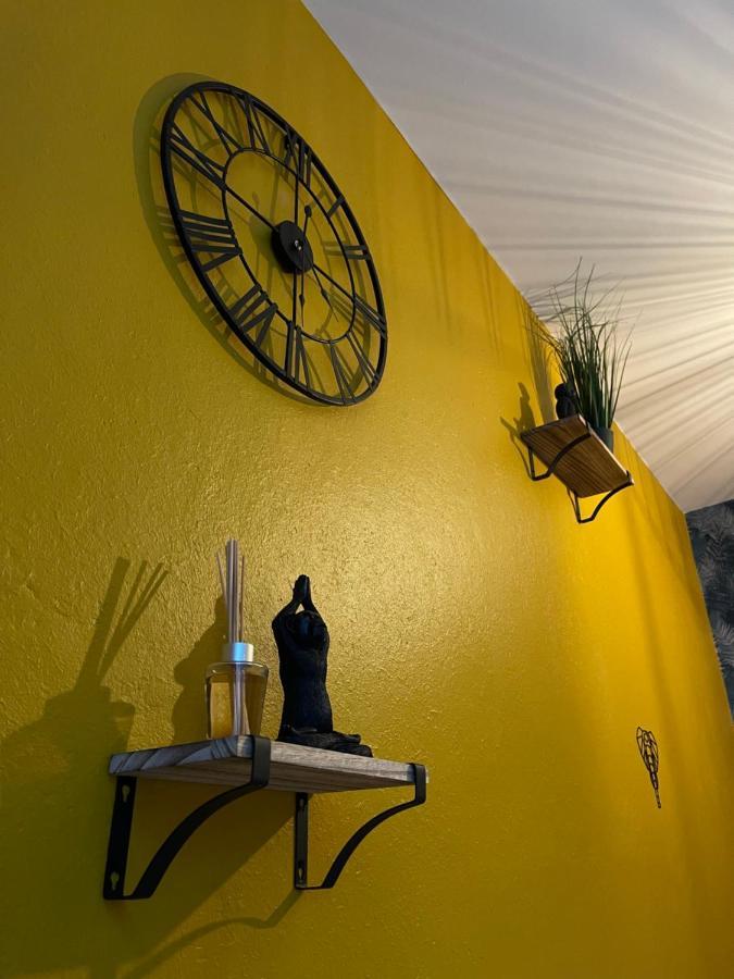Jungle Room โรม็อง-ซูร์-อีแซร์ ภายนอก รูปภาพ