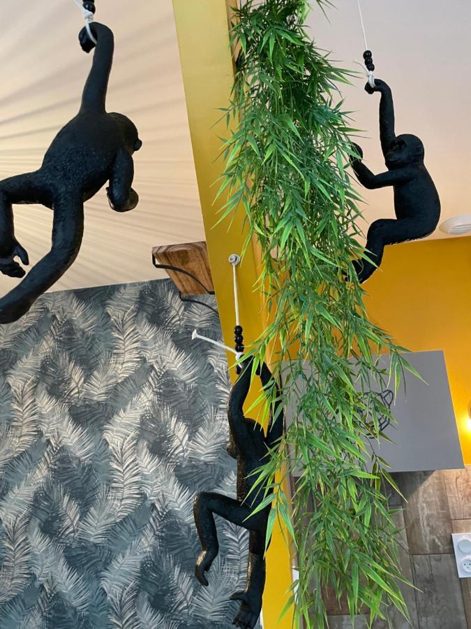Jungle Room โรม็อง-ซูร์-อีแซร์ ภายนอก รูปภาพ